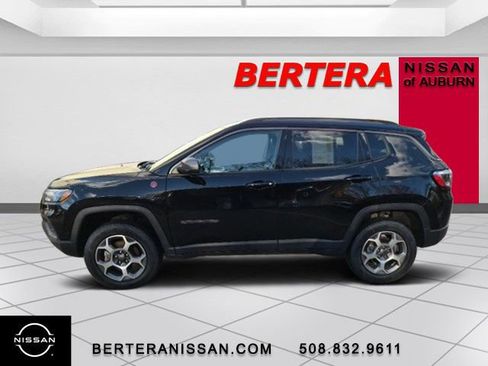 Used 2022 Jeep Compass Trailhawk image 1