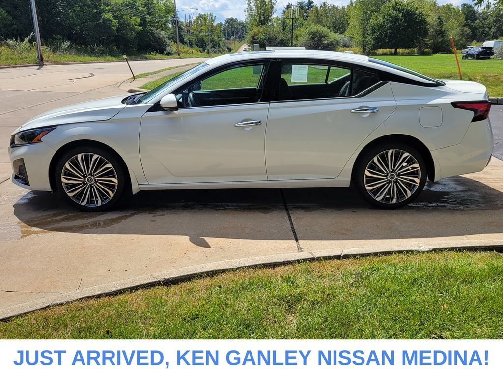 Certified 2024 Nissan Altima 2.5 SL AWD/4WD image 6