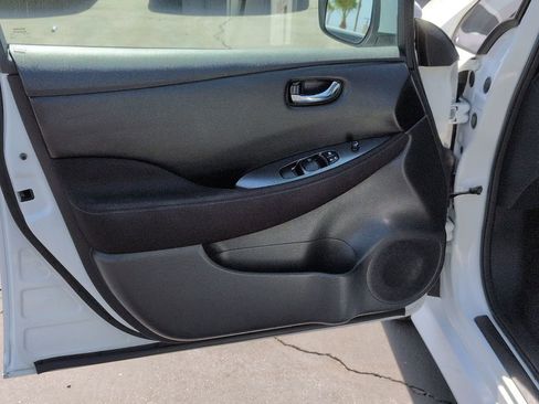 Used 2020 Nissan Leaf S FWD image 25