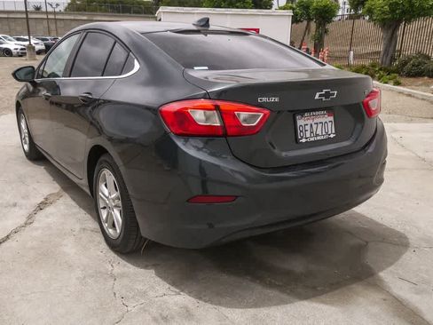 Used 2018 Chevrolet Cruze LT FWD image 7