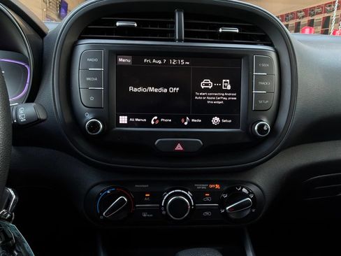 Used 2025 Kia Soul LX w/ LX Technology Package FWD image 24