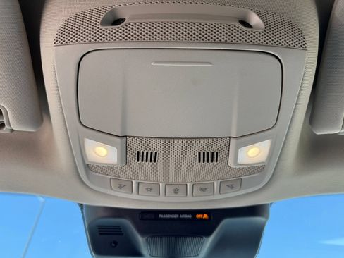 Used 2024 Ford Expedition XLT RWD image 24