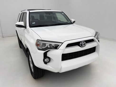 Used 2018 Toyota 4Runner SR5 Premium AWD/4WD image 3