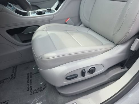Used 2023 GMC Acadia SLT w/ Trailering Package AWD/4WD image 33