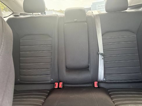 Used 2016 Ford Fusion SE FWD image 12