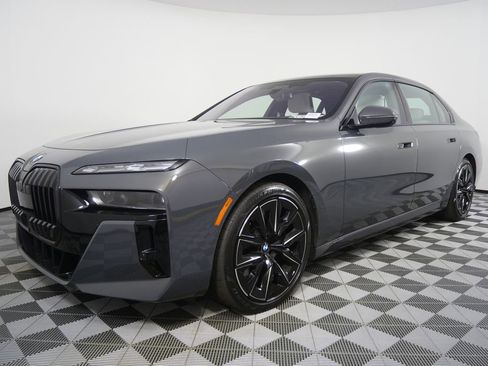 Certified 2023 BMW 760i xDrive 760i xDrive w/ Executive Package image 7