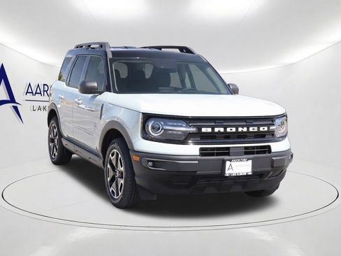Used 2024 Ford Bronco Sport Outer Banks w/ Tech Package AWD/4WD image 3