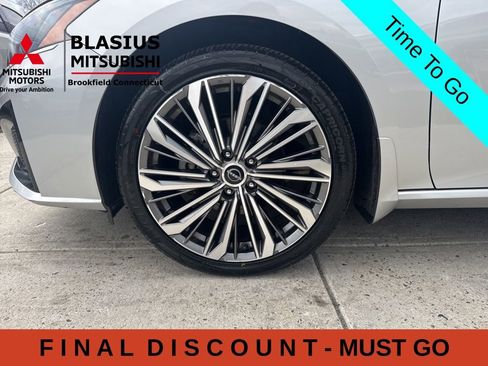 Used 2023 Nissan Altima 2.5 SL AWD/4WD image 11