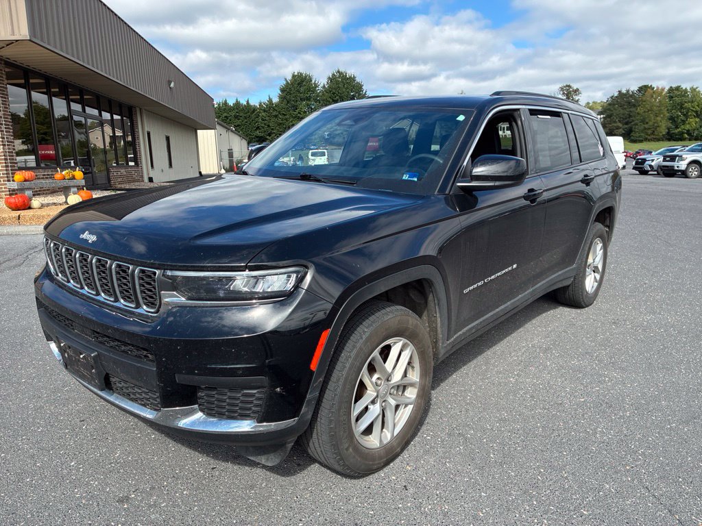 Used 2024 Jeep Grand Cherokee L Laredo w/ Luxury Tech Group I AWD/4WD image 2