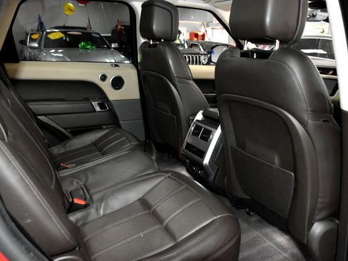 Used 2019 Land Rover Range Rover Sport HSE image 32