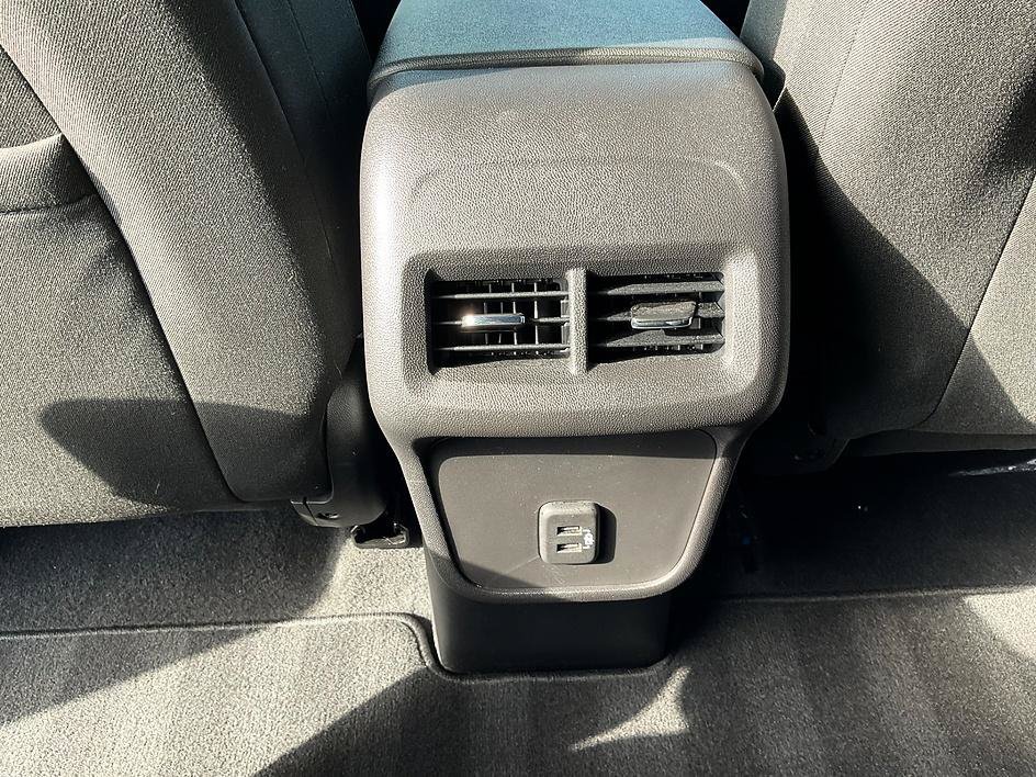 Used 2021 Chevrolet Equinox LT FWD image 34