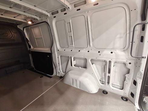 Used 2022 Mercedes-Benz Sprinter 1500 image 28
