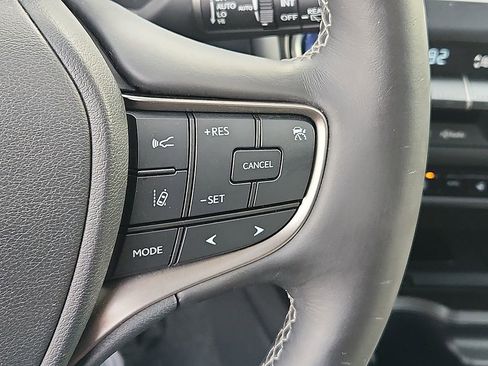 Used 2020 Lexus UX 250h w/ Premium Package image 23