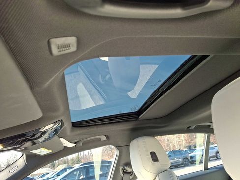 Used 2025 BMW i5 xDrive40 w/ M Sport Package image 14