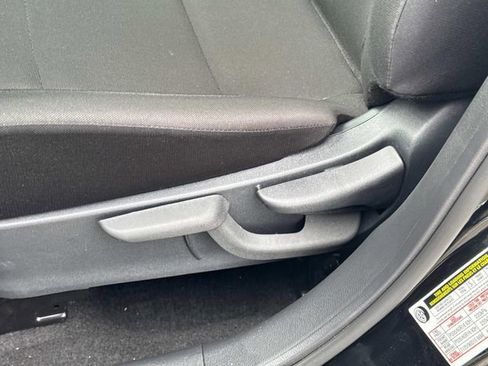 Certified 2025 Nissan Kicks Play S image 22