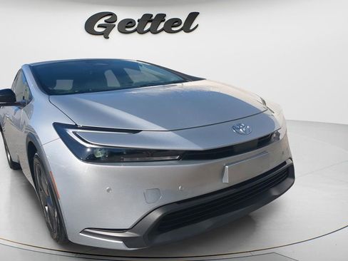 Used 2025 Toyota Prius LE FWD image 10