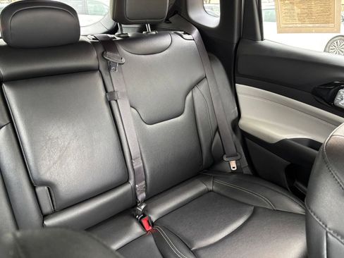 Used 2025 Jeep Compass Limited AWD/4WD image 38