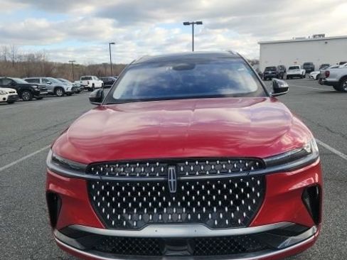 Used 2024 Lincoln Nautilus Reserve image 3