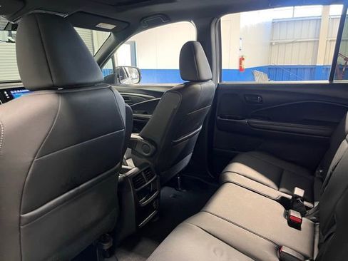 Used 2023 Honda Passport EX-L image 17