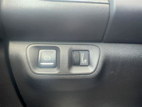 Used 2017 GMC Acadia SLT FWD image 22
