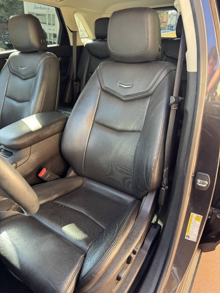 Used 2017 Cadillac XT5 Luxury w/ Driver Awareness Package FWD image 10
