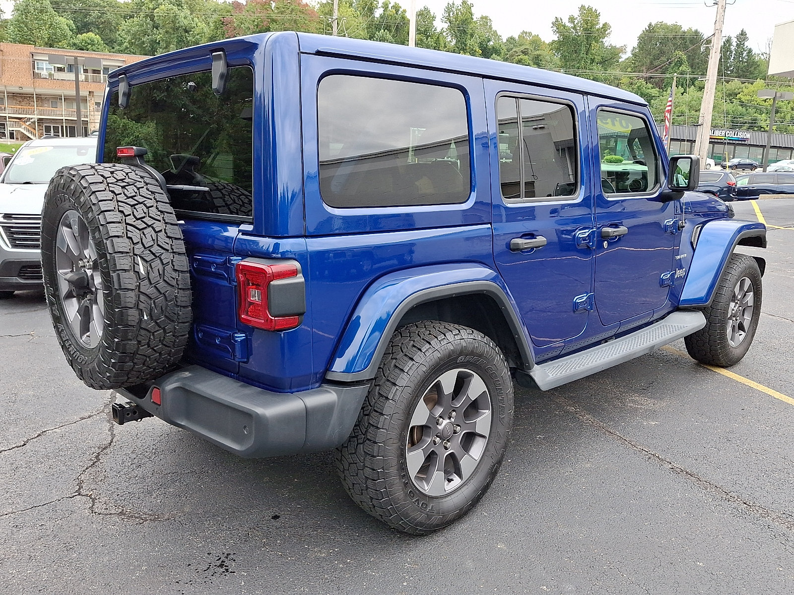 Certified 2019 Jeep Wrangler Unlimited Sahara AWD/4WD image 6