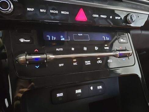 Certified 2022 Kia Carnival SX Prestige FWD image 24