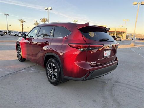 Certified 2020 Toyota Highlander XLE image 7