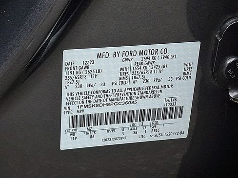Used 2023 Ford Explorer XLT w/ Class IV Trailer Tow Package AWD/4WD image 27