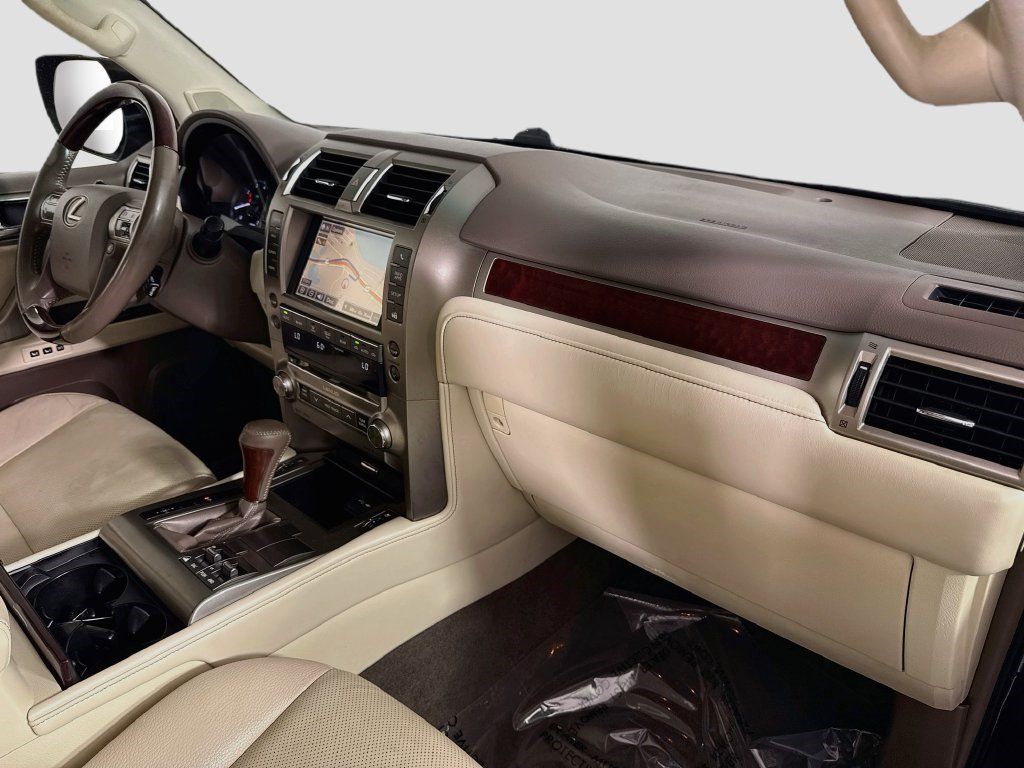 Used 2019 Lexus GX 460 Premium w/ Premium Package AWD/4WD image 29