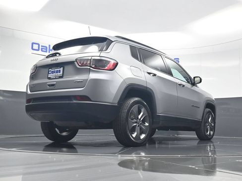 Used 2022 Jeep Compass Latitude AWD/4WD image 42