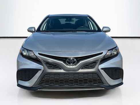 Used 2023 Toyota Camry SE image 8