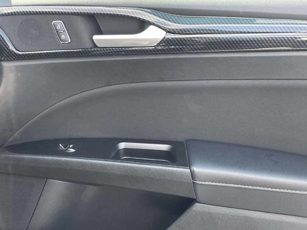 Used 2018 Ford Fusion SE w/ Equipment Group 201A FWD image 13
