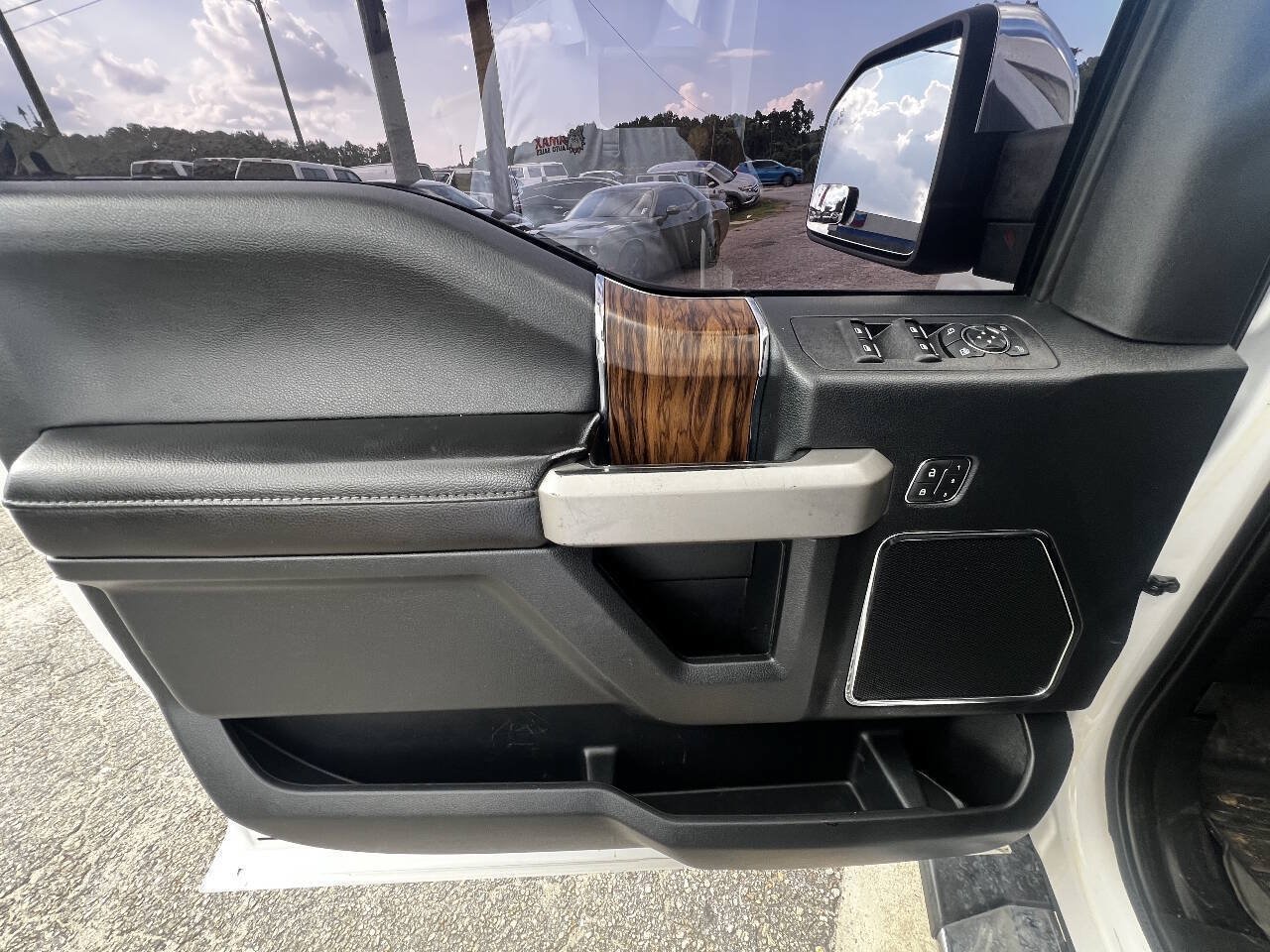 Used 2019 Ford F150 Lariat AWD/4WD image 17