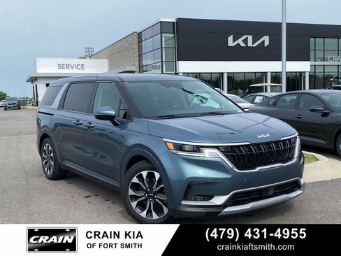 Used 2024 Kia Carnival EX FWD image 1