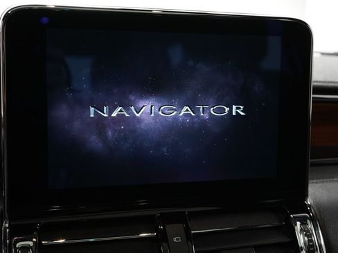 Used 2019 Lincoln Navigator Reserve w/ Cargo Package AWD/4WD image 13