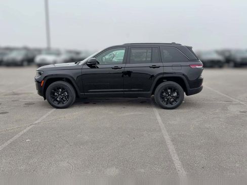 New 2026 Jeep Grand Cherokee Altitude image 6