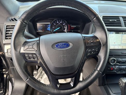 Used 2018 Ford Explorer XLT w/ Equipment Group 202A image 20