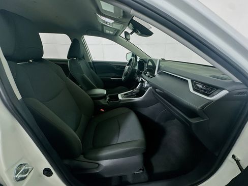 Used 2024 Toyota RAV4 LE image 31