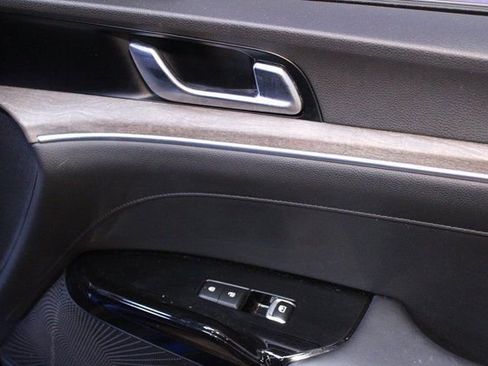 Used 2022 Kia K5 GT-Line image 9