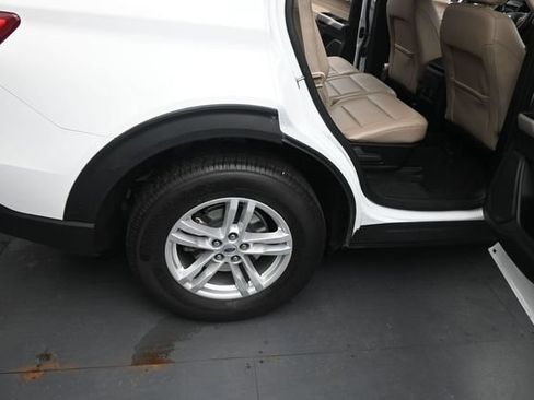 Certified 2024 Ford Explorer XLT w/ Equipment Group 202A AWD/4WD image 9