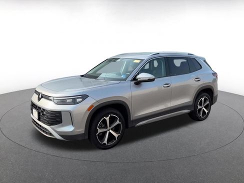Used 2026 Volkswagen Tiguan SE AWD/4WD image 7
