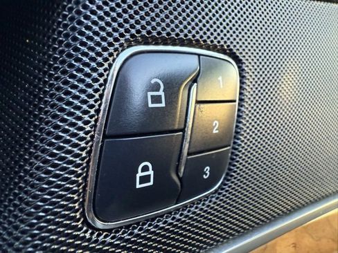 Used 2016 Lincoln MKX Reserve w/ Climate Package image 11