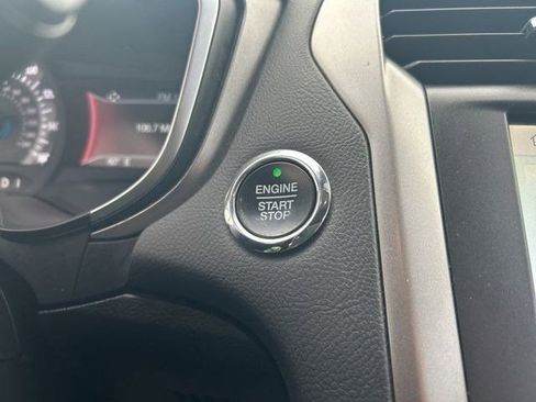 Used 2020 Ford Fusion SE FWD image 20