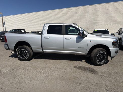 Used 2026 RAM 2500 Laramie AWD/4WD image 4