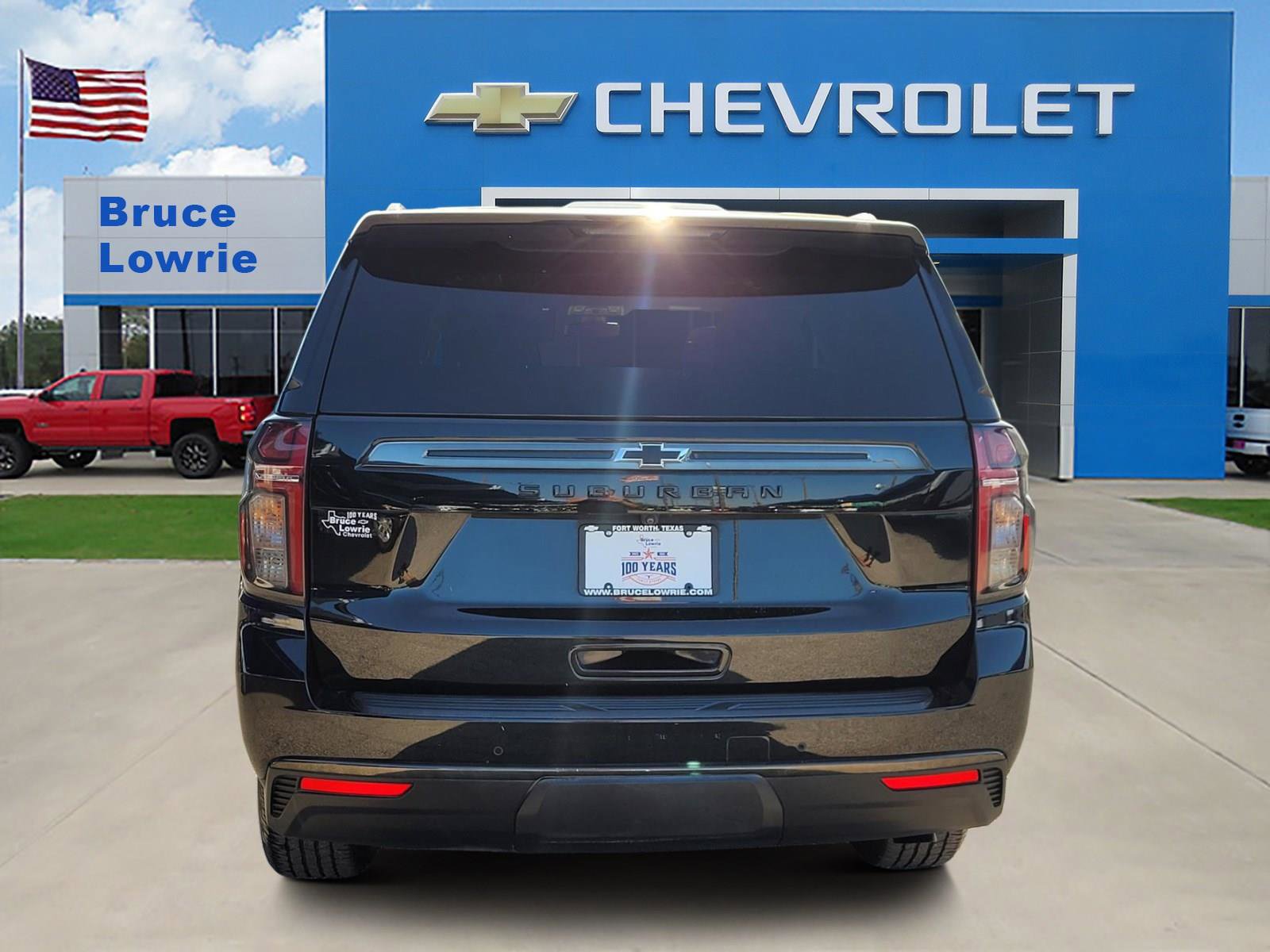 Used 2021 Chevrolet Suburban Z71 w/ Luxury Package AWD/4WD image 6