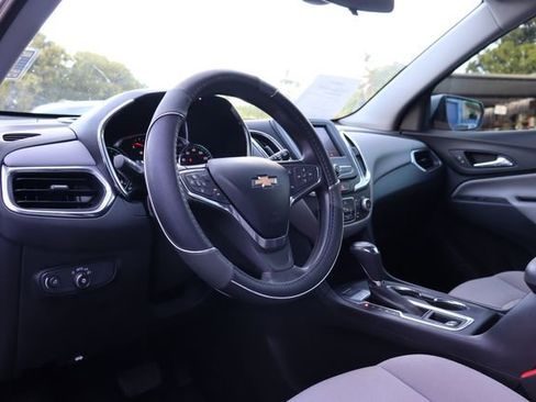 Used 2020 Chevrolet Equinox LT image 25