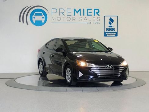 Used 2020 Hyundai Elantra SE w/ Cargo Package (C1) FWD image 8