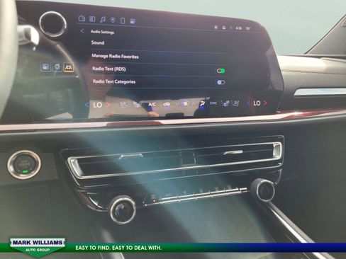 Used 2024 Chevrolet Traverse RS image 53