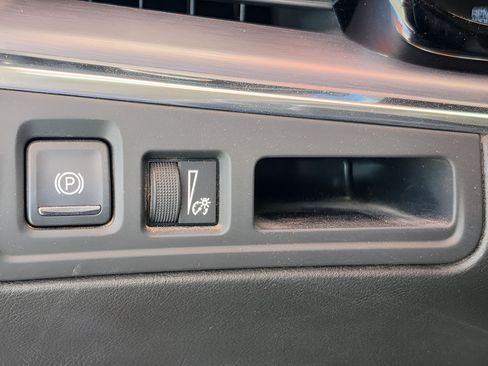Used 2019 Cadillac XT5 Premium Luxury FWD image 20